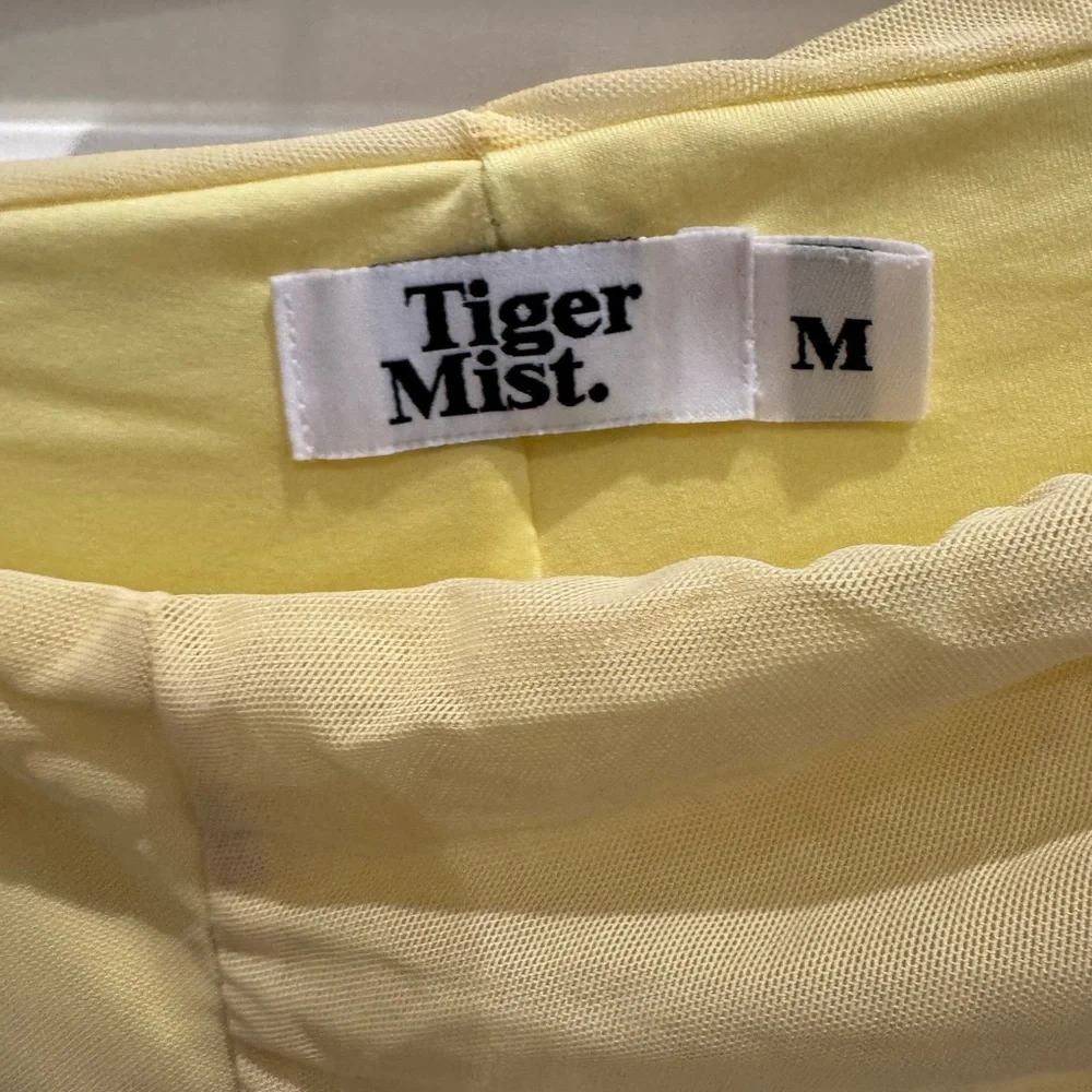 Tiger Mist Yellow Mesh flare pants - Picture 4 of 4